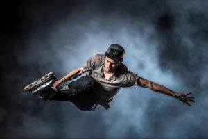 Cutting-edge lighting technique with rollerblader